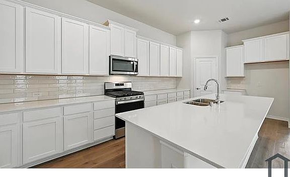 3rd image of 4305 Brenton Ln