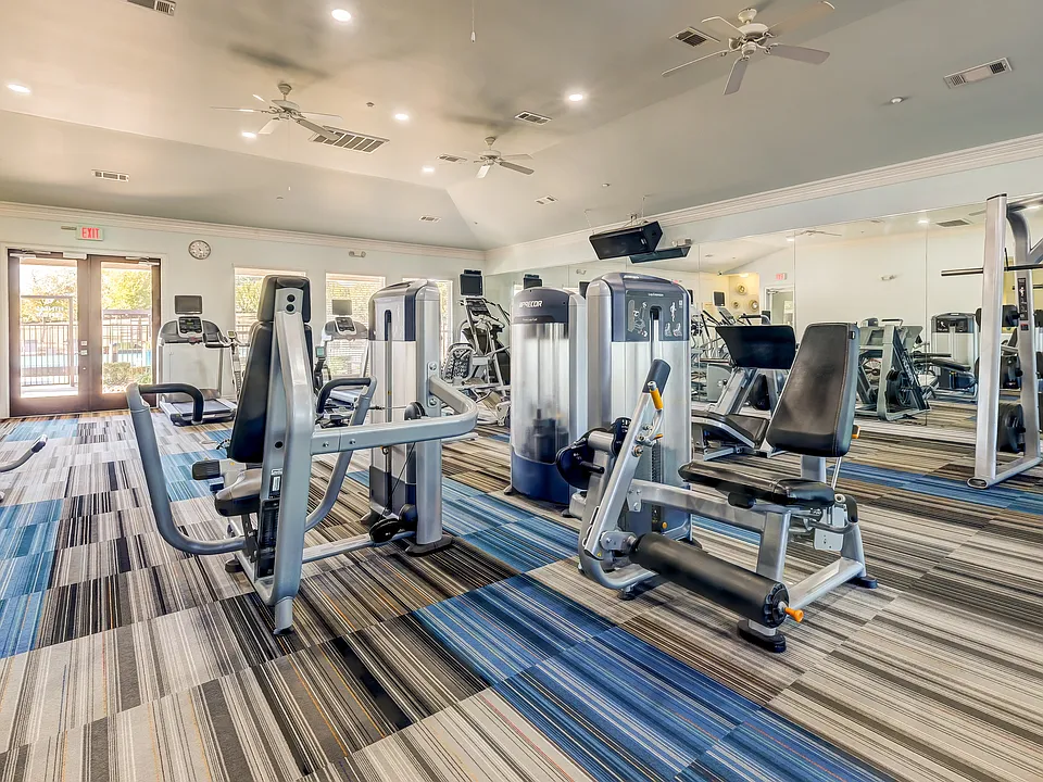 Building Photo 2