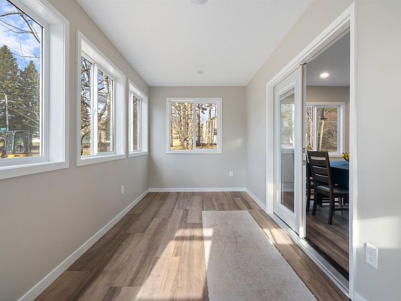 5th image of 2645 Hagberg St