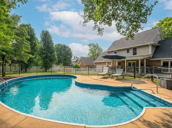 411 Sunnyside Ln, Columbia, TN 38401