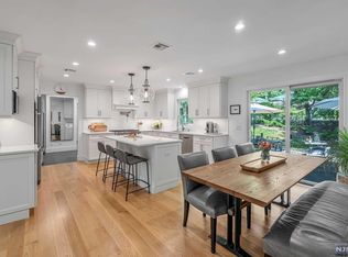 75 Huff Ter, Montvale, NJ 07645