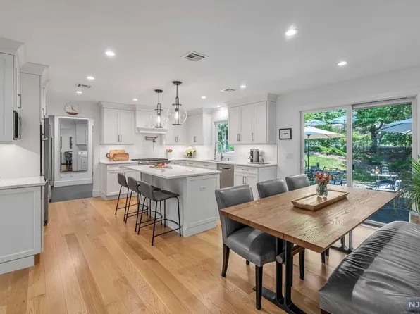 75 Huff Ter, Montvale, NJ 07645