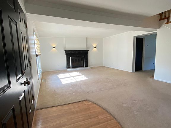 Living Room (freshly painted)