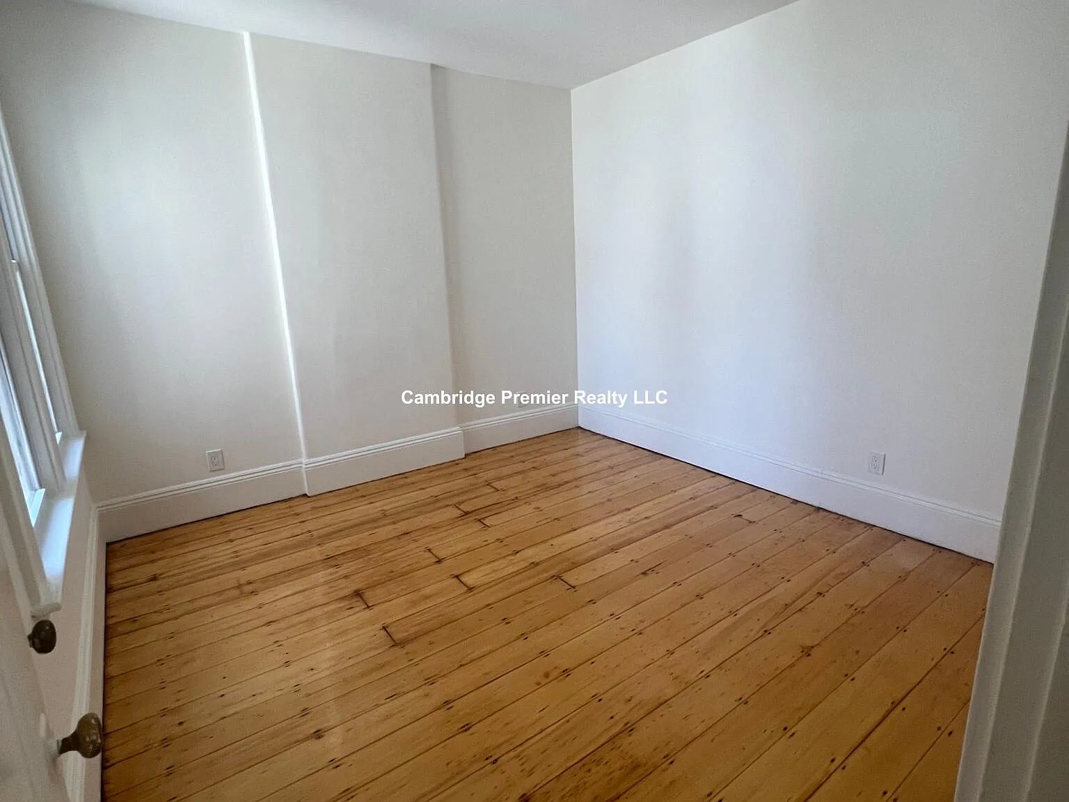 3 bed, 1200 sqft, $4,000 — Photo 3