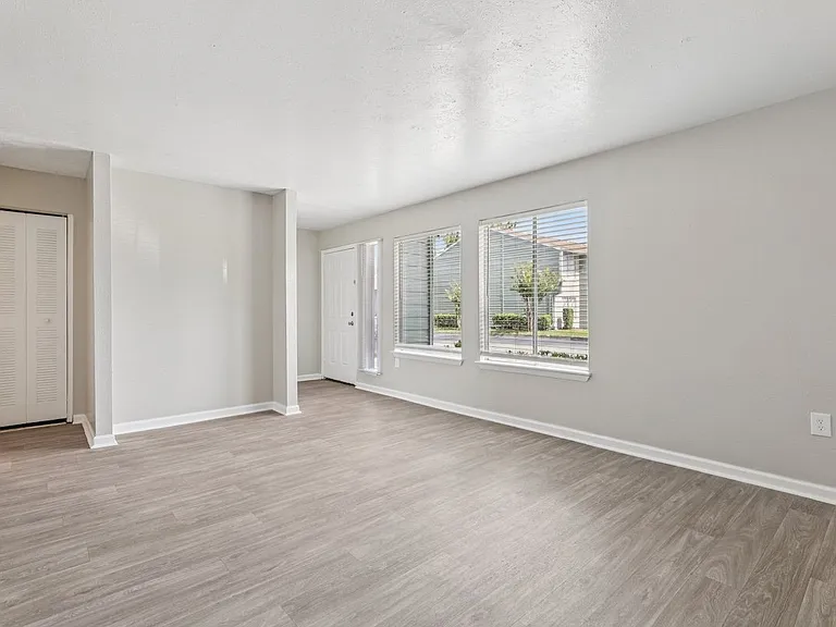 Winford Place Apartments — Photo 47