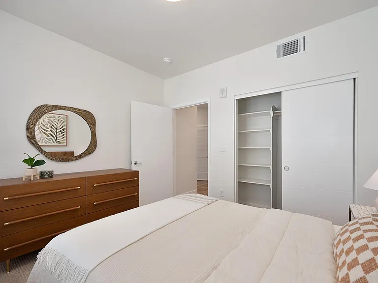 Halcyon Apartments — Photo 77