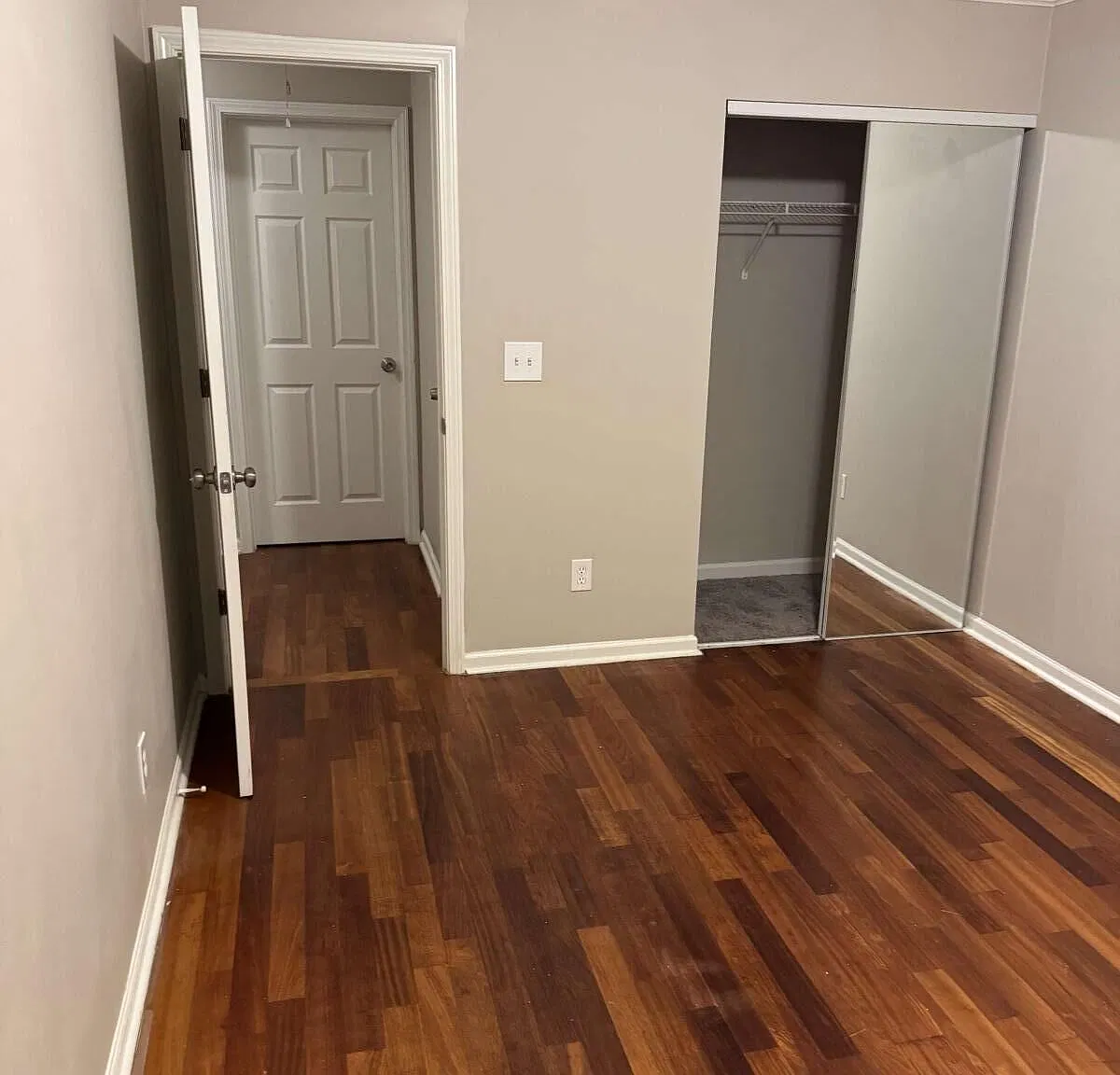 1 bed, 1.5 bath, 1299 sqft, $750 — Photo 2