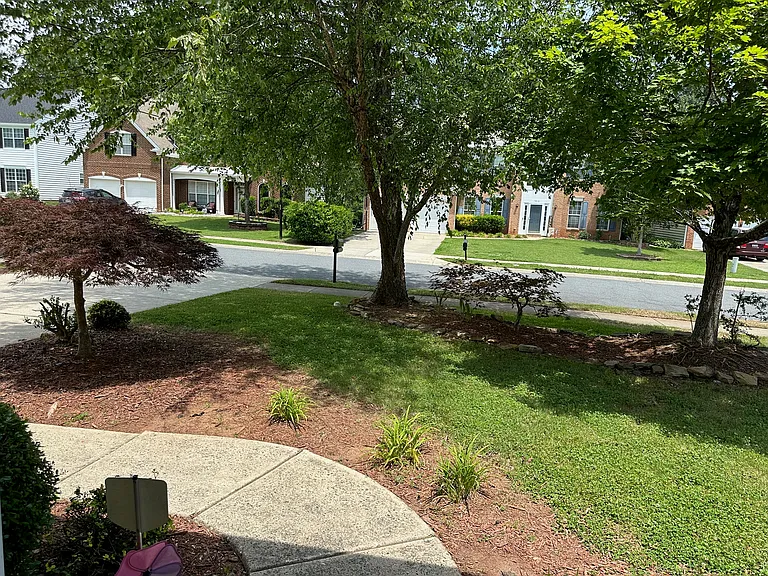 7811 Noland Woods Dr — Photo 2
