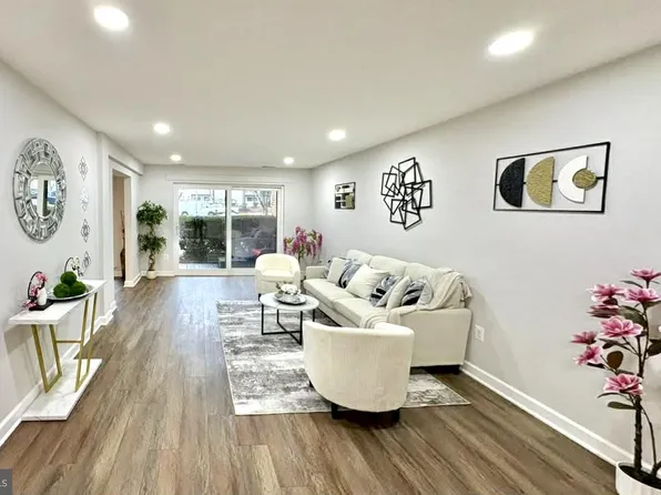 13139 Dairymaid Dr APT 104, Germantown, MD 20874