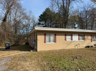 306 Brookedge Dr, Colonial Heights, VA 23834