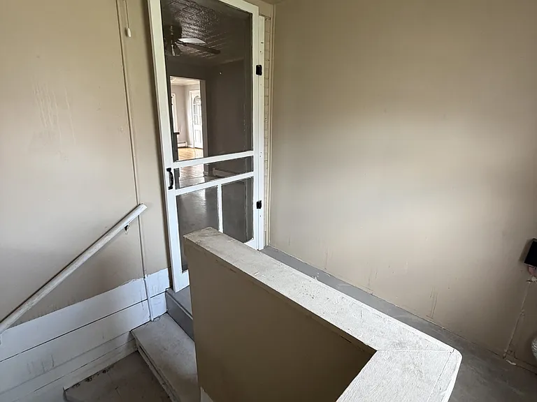 27 Hudson Ave — Photo 28
