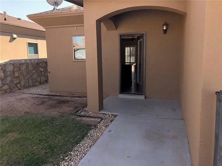 12917 Hueco Cave Dr — Photo 19