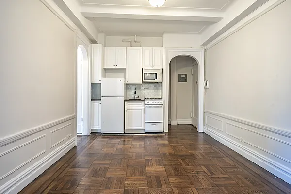 Rented by Metropolitan Equities | media 9