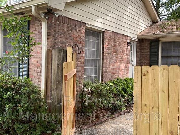 2nd image of 771 Wilson Cir SW