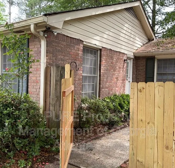 771 Wilson Cir SW — Photo 2