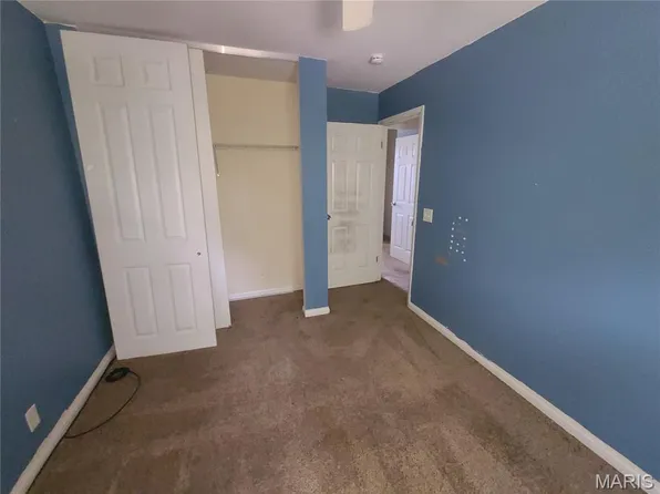 48 Oak Hill Ln, Saint Peters, MO 63376
