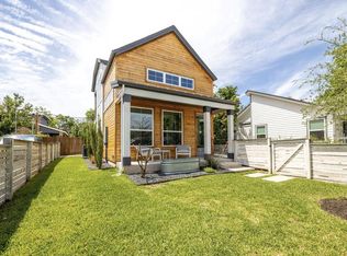 911 Stobaugh St, Austin, TX 78757