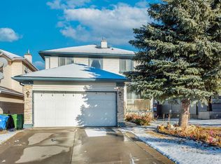 26 Citadel Crest Line NW, Calgary, AB T3G 4W4