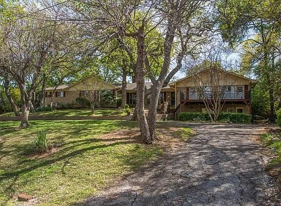 3rd image of 309 Lakeland Dr