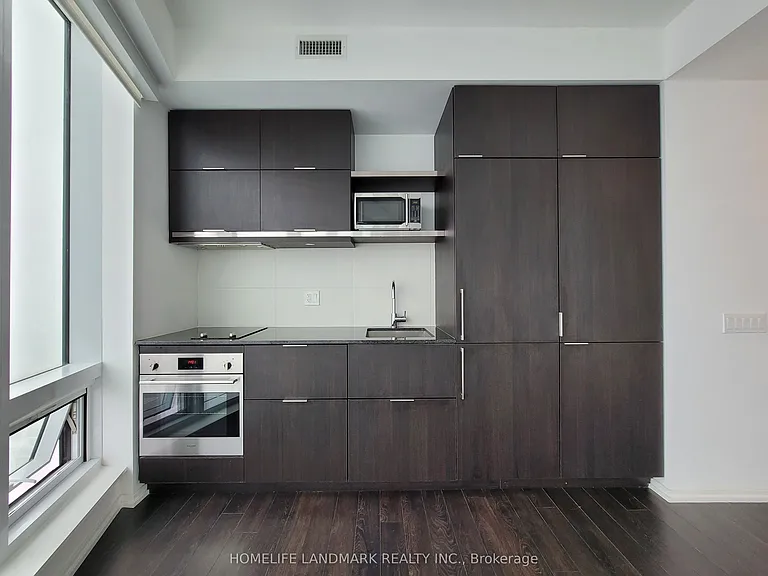 197 Yonge St #5312 — Photo 8