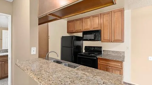 Vista Apartments — Photo 17
