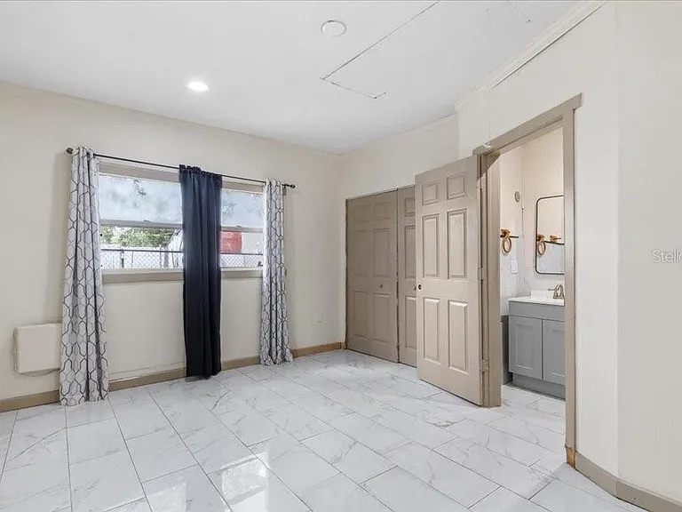 517 Oak St — Photo 16