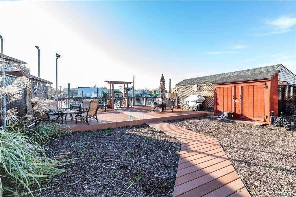 2 Bed 1 Bath Property, New York • 1,584 Sq Ft