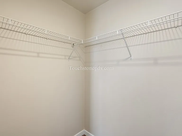 424 NE Jessup St #10 — Photo 35