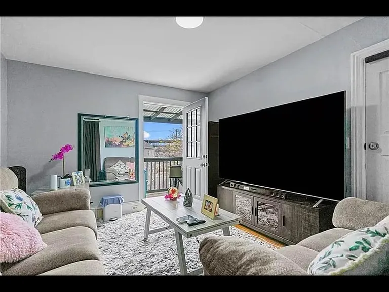 804 Main St #2 — Photo 2