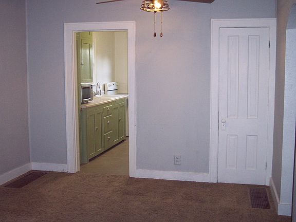 2nd image of 110 W 28th St