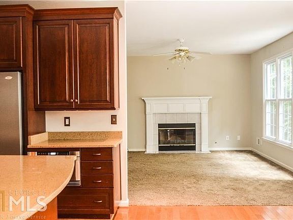 3rd image of 1745 Highland Oaks Way