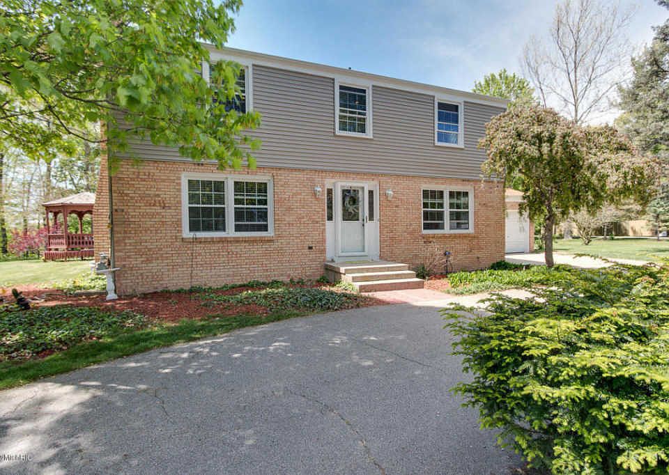 1st image of 5549 Skyway Dr NE