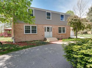 5549 Skyway Dr NE, Comstock Park, MI 49321