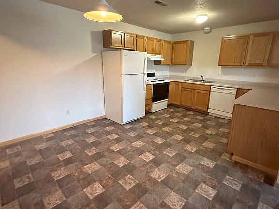 2nd image of 9125 University Ave APT 9