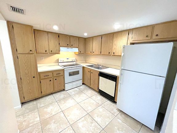 3rd image of 704 SE 2nd Ave APT 448