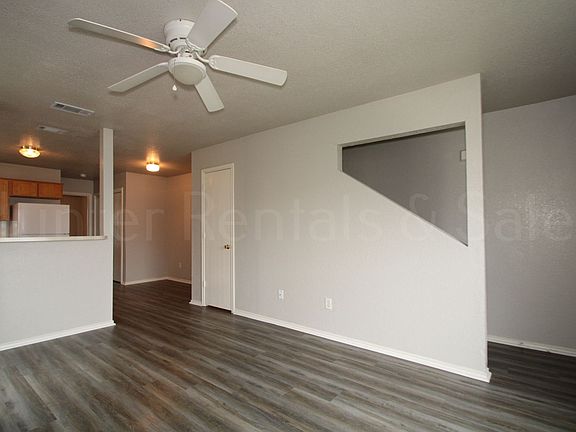 3rd image of 4000A Gus Dr
