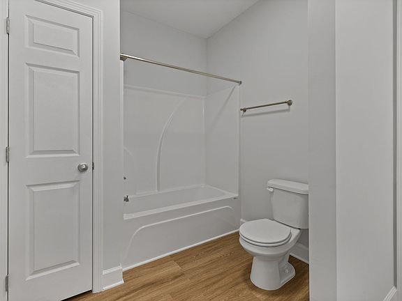 5th image of 134 Wingate Ave
