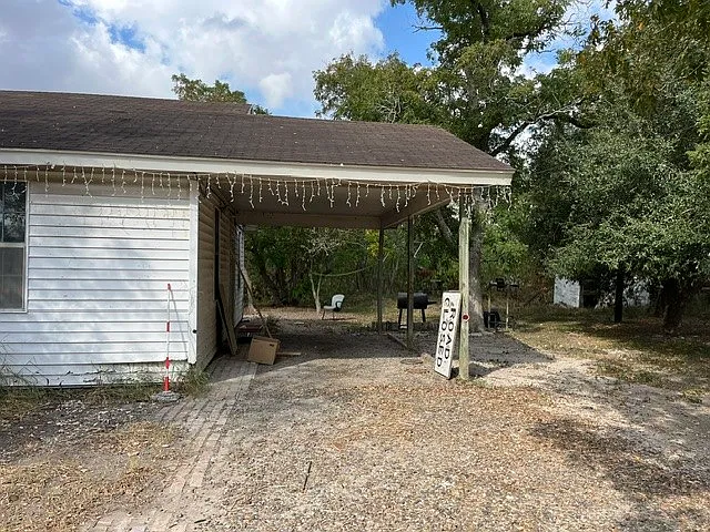 3 bed, 2.0 bath, 1485 sqft, $1,300 — Photo 1
