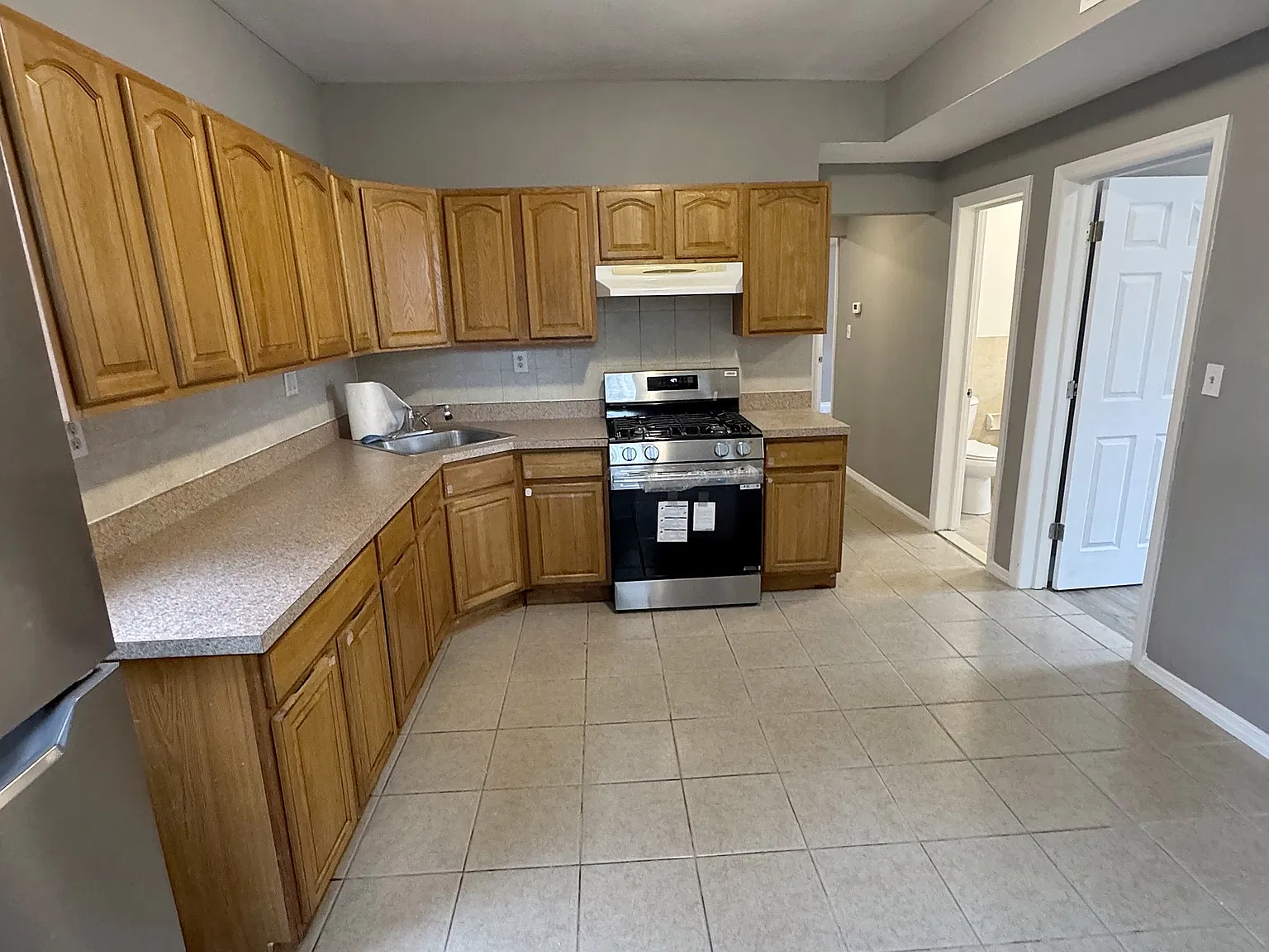 3 bed, 1500 sqft, $2,100 — Photo 2