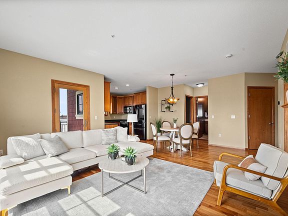 5th image of 4100 Spring St APT 314