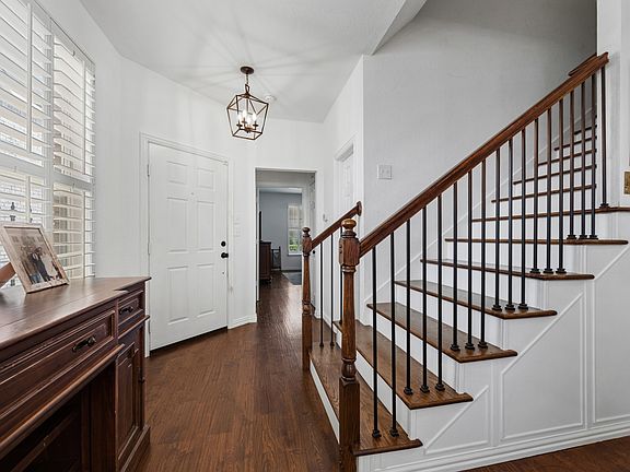 4th image of 11116 Elizabeth Ave