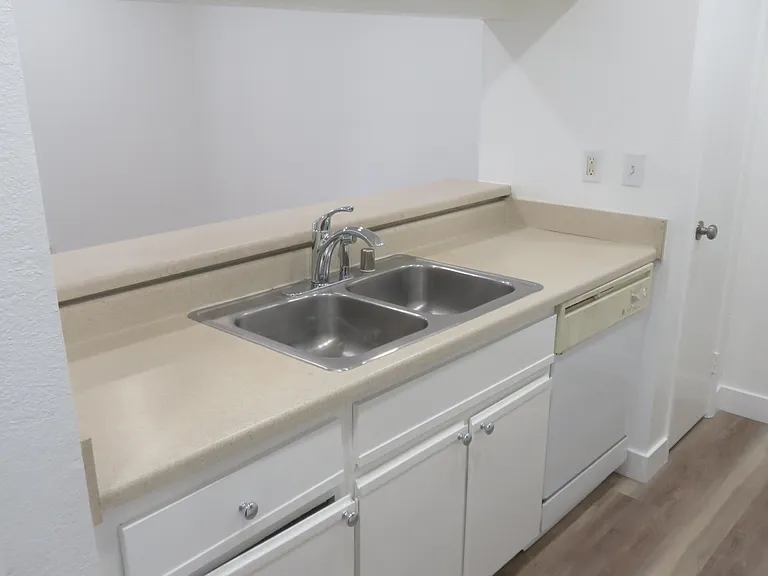 10655 Lemon Ave #603 — Photo 6