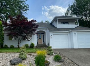 1010 Laurel St, Lake Oswego, OR 97034
