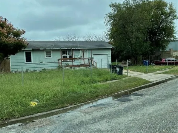 4033 Delphine St, Corpus Christi, TX 78411
