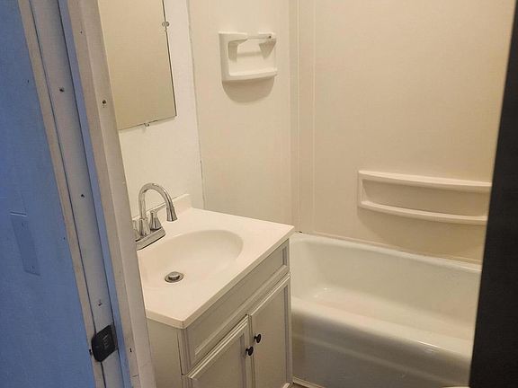4th image of 15149 Lincoln Lake Ave NE