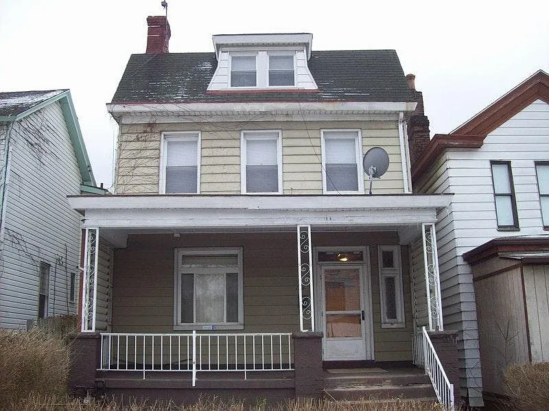 114 Rochelle St photo 1