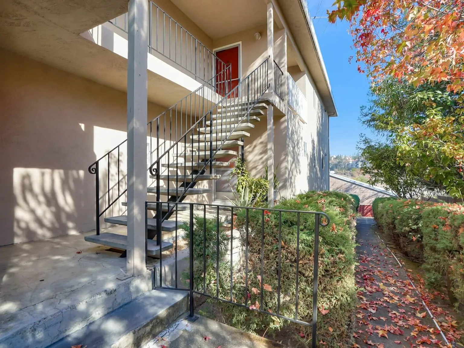 20938 Locust St — Photo 1