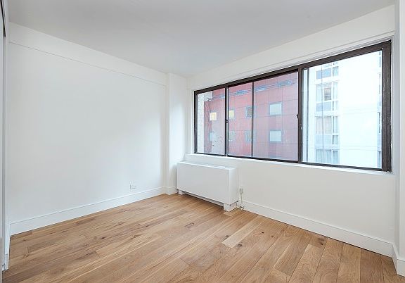 3rd image of 230 E 44th St APT 5G