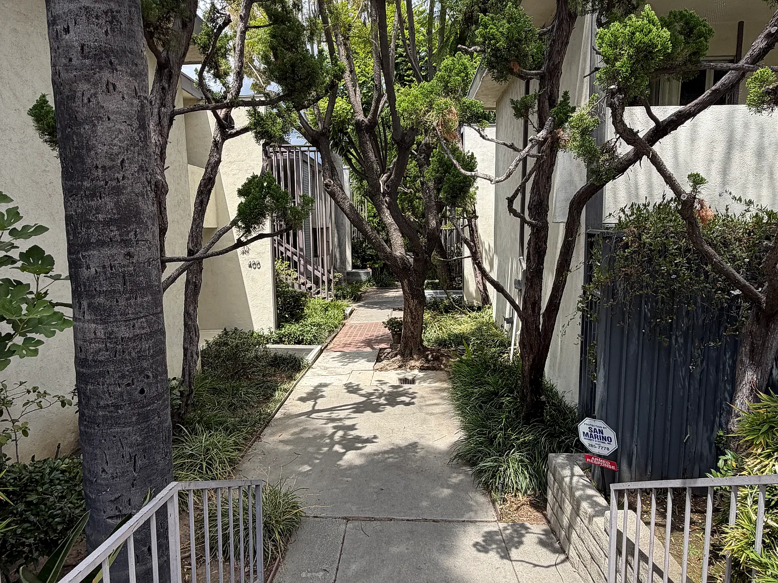 Monterey Gardens — Photo 3