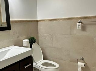 10100 NW 43rd Ter, Doral, FL 33178